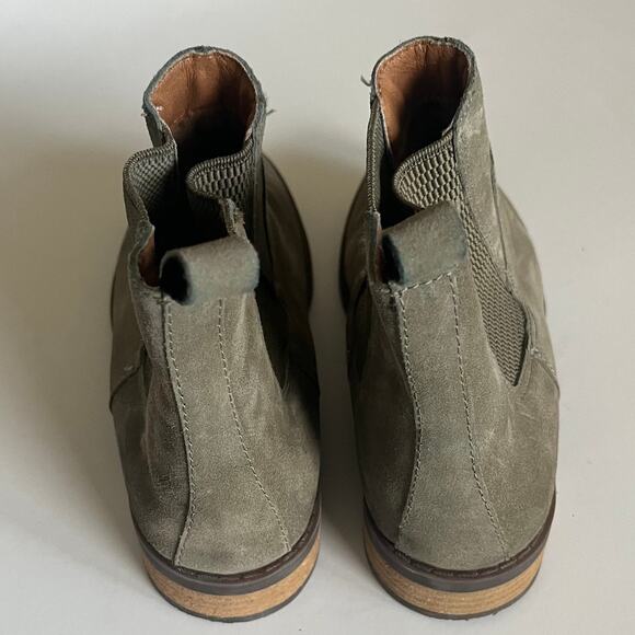 B.O.C. 'Marissa' Women's 7M Green Suede Leather Chelsea Comfort Boot - Picture 6 of 6